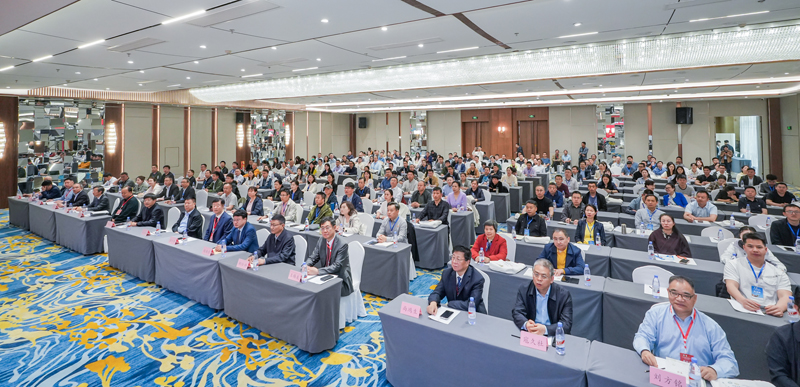 01大会合影-2白-w.jpg